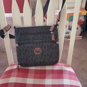 Crossbody handbag